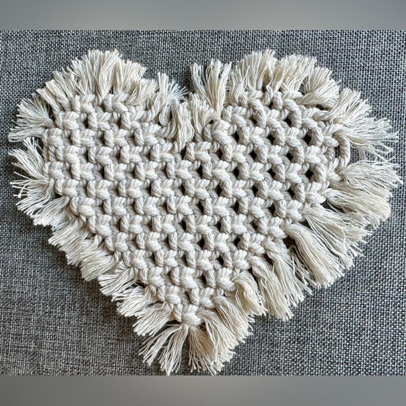 New Large 7” Handmade Woven Macrame Cream Color Heart Coasters Set of 2 - Picture 6 of 6